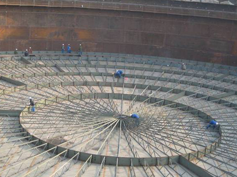 浮頂安裝和罐主體兩條安裝主線同時進行